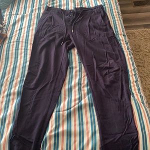 Esntls aloe navy pants